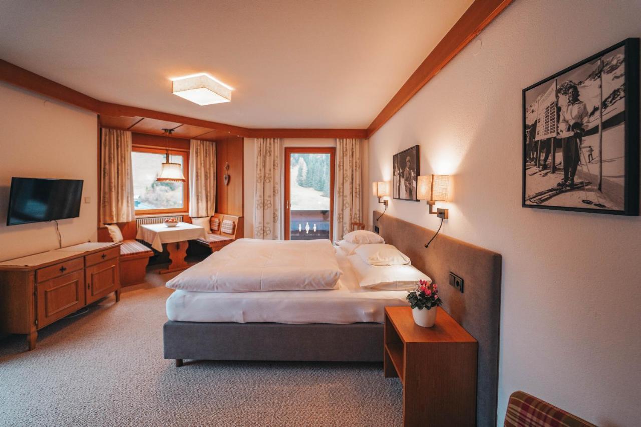 Hotel Garni Almjur Sankt Anton am Arlberg Exterior photo